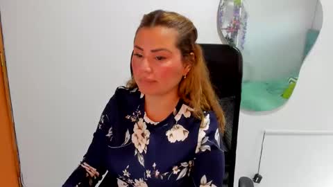 Snapshot of julieta_star69 chatting on 9, 9, 2025 julieta_star69 online show from 9, 9, 2025