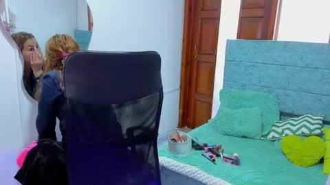Snapshot of julieta_star69 chatting on 17, 9, 2025 julieta_star69 online show from 17, 9, 2025