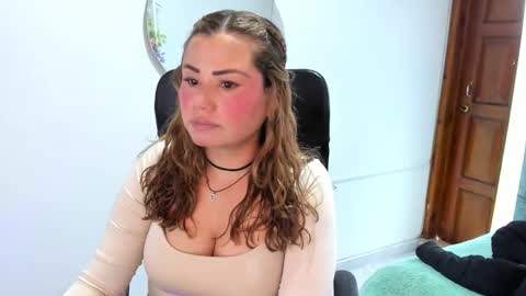 Snapshot of julieta_star69 chatting on 29, 9, 2025 julieta_star69 online show from 29, 9, 2025