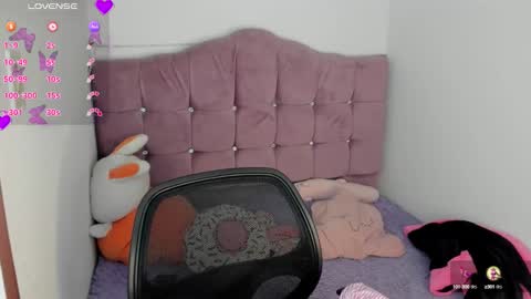 Snapshot of julieta_star69 chatting on 17, 10, 2025 julieta_star69 online show from 17, 10, 2025
