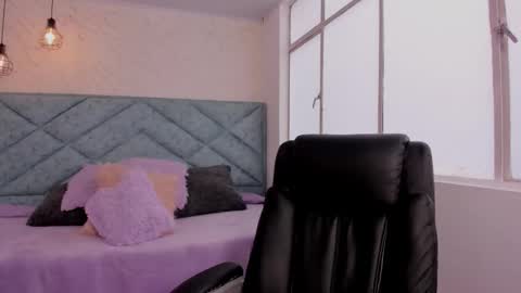 Snapshot of julieta_sweett20 chatting on 3, 10, 2025 Julieta online show from 3, 10, 2025