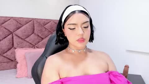 Snapshot of julieta_sweett20 chatting on 19, 11, 2025 Julieta online show from 19, 11, 2025