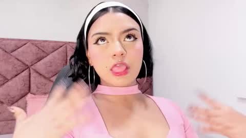 Snapshot of julieta_sweett20 chatting on 20, 11, 2025 Julieta online show from 20, 11, 2025