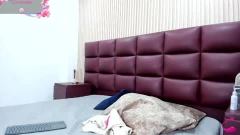 julietakane online show from 4, 12, 2025