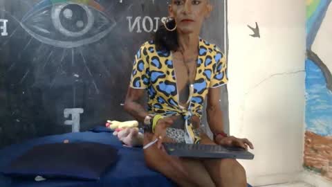 Snapshot of julieth_wolf chatting on 5, 2, 2025 Julieth Wolf online show from 5, 2, 2025