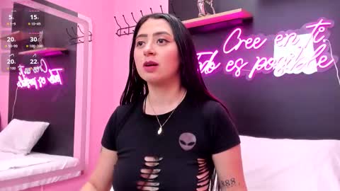 Snapshot of juliethcruz chatting on 14, 12, 2025 online show from 14, 12, 2025