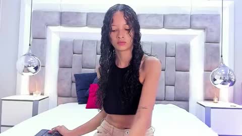 Snapshot of juliettableer chatting on 15, 9, 2025 Hi guys It is a pleasure to have you here I am Julieta online show from 15, 9, 2025