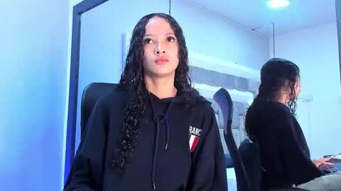 Snapshot of juliettableer chatting on 9, 10, 2025 Hi guys It is a pleasure to have you here I am Julieta online show from 9, 10, 2025