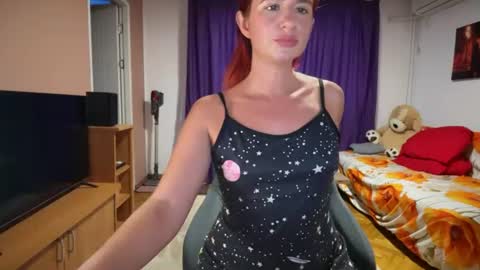 Snapshot of julietterosie chatting on 29, 6, 2026 Rose online show from 29, 6, 2026