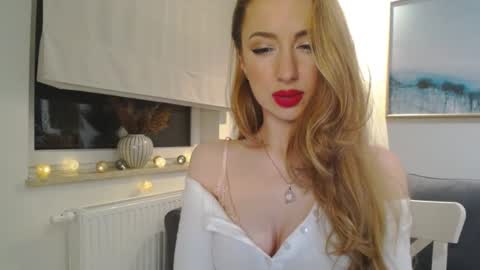 Snapshot of juliettesensual chatting on 16, 2, 2025 JulietteSensual online show from 16, 2, 2025