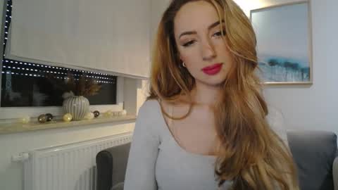 Snapshot of juliettesensual chatting on 4, 3, 2025 JulietteSensual online show from 4, 3, 2025