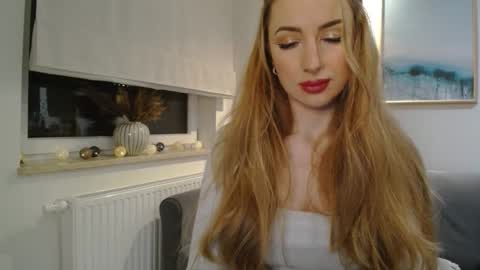 Snapshot of juliettesensual chatting on 4, 3, 2025 JulietteSensual online show from 4, 3, 2025
