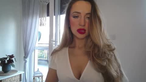 Snapshot of juliettesensual chatting on 9, 9, 2025 JulietteSensual online show from 9, 9, 2025