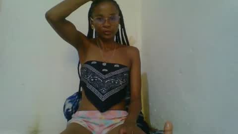 Snapshot of juliexexy chatting on 5, 2, 2025 juliexexy online show from 5, 2, 2025