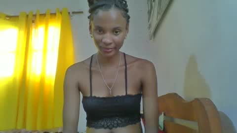 Snapshot of juliexexy chatting on 16, 2, 2025 juliexexy online show from 16, 2, 2025