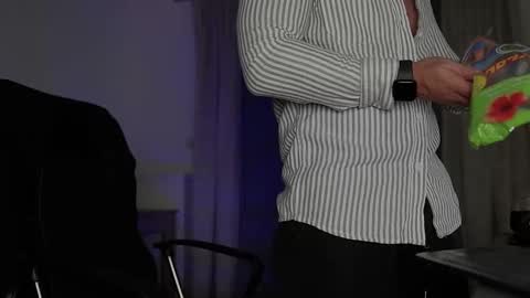 JULiUS   online show from 10, 9, 2025