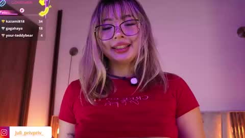 jullianapriv_ online show from 17, 3, 2026