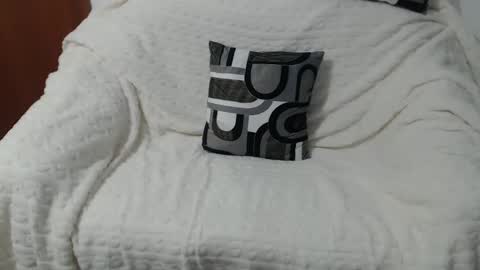 Snapshot of julliemilf chatting on 14, 12, 2025 Julie online show from 14, 12, 2025