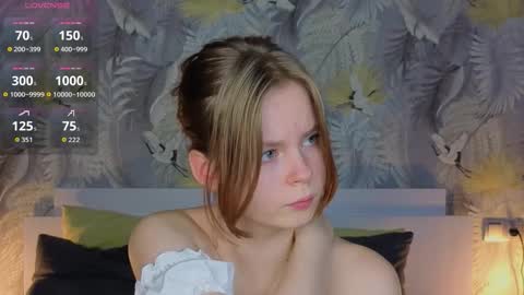 Snapshot of jullietebliss chatting on 25, 10, 2025 Julie online show from 25, 10, 2025