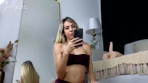 Jully Lov  online show from 2, 12, 2024