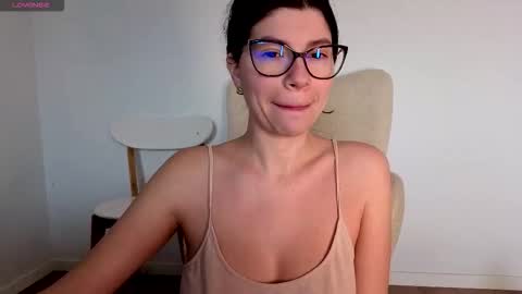 Snapshot of jullyenn chatting on 17, 12, 2025 Jully online show from 17, 12, 2025