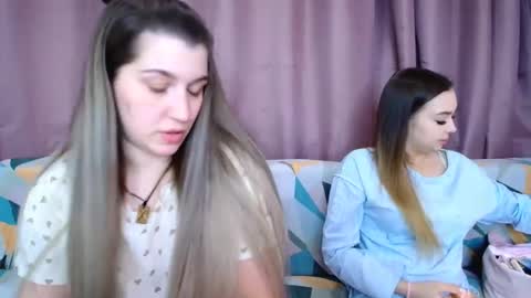Snapshot of jullymood chatting on 4, 4, 2026 DoubleCherry online show from 4, 4, 2026