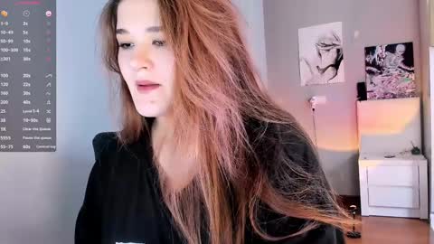 Julie online show from 3, 12, 2024