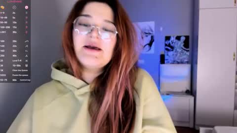 Julie online show from 3, 12, 2024