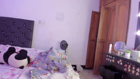 Snapshot of july_smith09 chatting on 16, 12, 2025 july online show from 16, 12, 2025