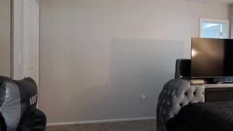 julyclb online show from 30, 4, 2026