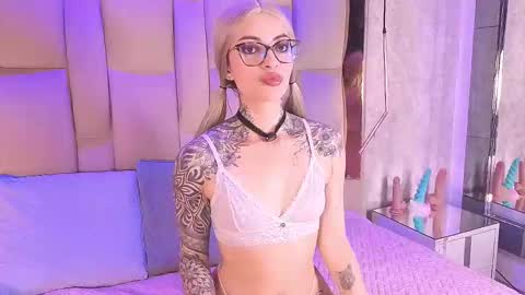 junecollins online show from 20, 3, 2026