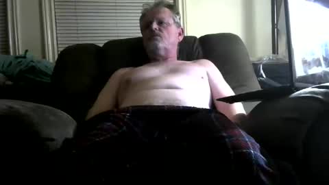 Snapshot of just2look2watch chatting on 4, 1, 2025 just2look2watch online show from 4, 1, 2025