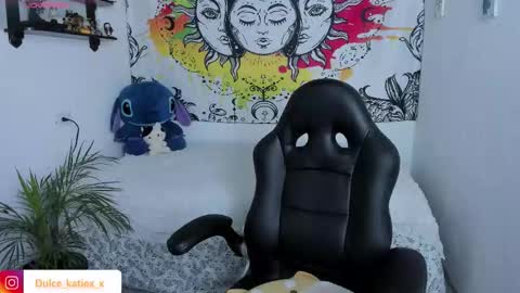 Snapshot of just_katiex chatting on 1, 12, 2025 Sofia online show from 1, 12, 2025