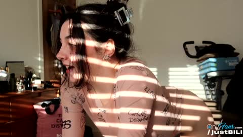 Billie  B  William online show from 30, 1, 2025