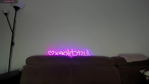 Chloe online show from 6, 10, 2025