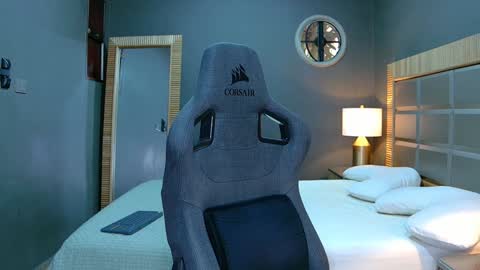 Snapshot of justin_hton chatting on 17, 12, 2024 Justin online show from 17, 12, 2024