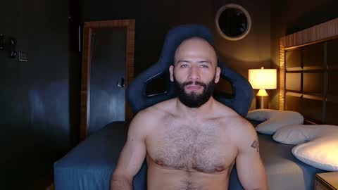 Snapshot of justin_hton chatting on 5, 1, 2025 Justin online show from 5, 1, 2025