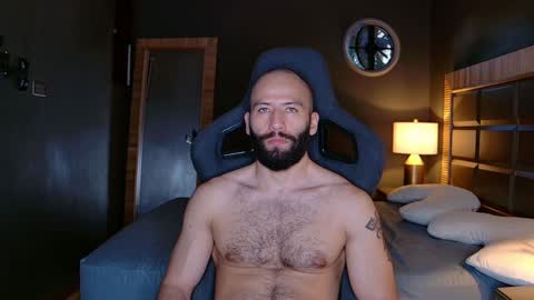 Snapshot of justin_hton chatting on 6, 1, 2025 Justin online show from 6, 1, 2025