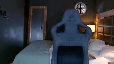 Snapshot of justin_hton chatting on 4, 3, 2025 Justin online show from 4, 3, 2025