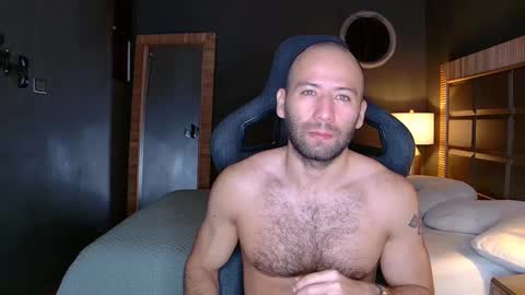 Snapshot of justin_hton chatting on 5, 3, 2025 Justin online show from 5, 3, 2025