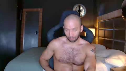 Snapshot of justin_hton chatting on 5, 3, 2025 Justin online show from 5, 3, 2025