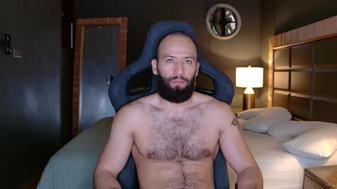 Snapshot of justin_hton chatting on 6, 11, 2025 Justin online show from 6, 11, 2025