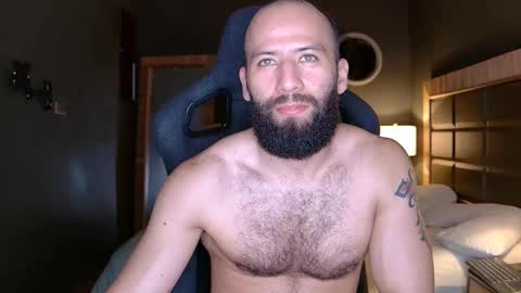 Snapshot of justin_hton chatting on 6, 11, 2025 Justin online show from 6, 11, 2025