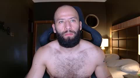 Snapshot of justin_hton chatting on 8, 11, 2025 Justin online show from 8, 11, 2025