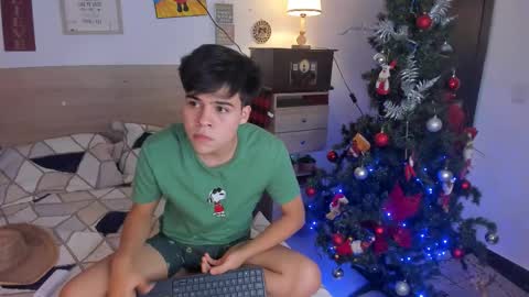 Snapshot of justinbiler chatting on 15, 12, 2025 Justin online show from 15, 12, 2025