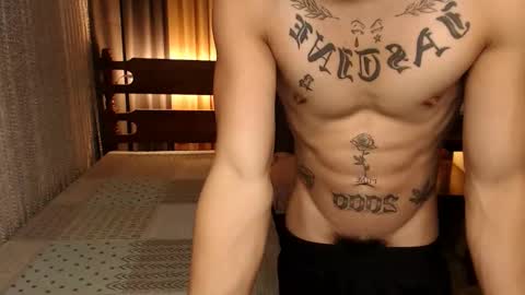 justine_hunk online show from 14, 1, 2025