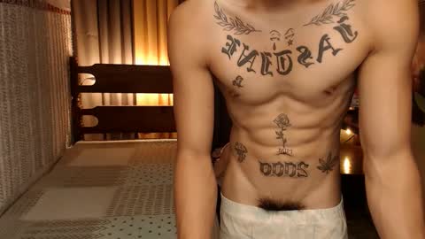 justine_hunk online show from 17, 1, 2025