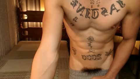 justine_hunk online show from 10, 3, 2025