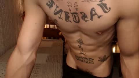 justine_hunk online show from 15, 4, 2026