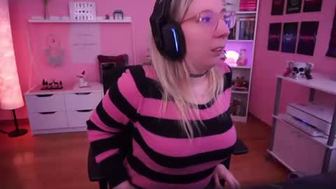 Snapshot of justkerryx chatting on 4, 12, 2024 Kerry online show from 4, 12, 2024